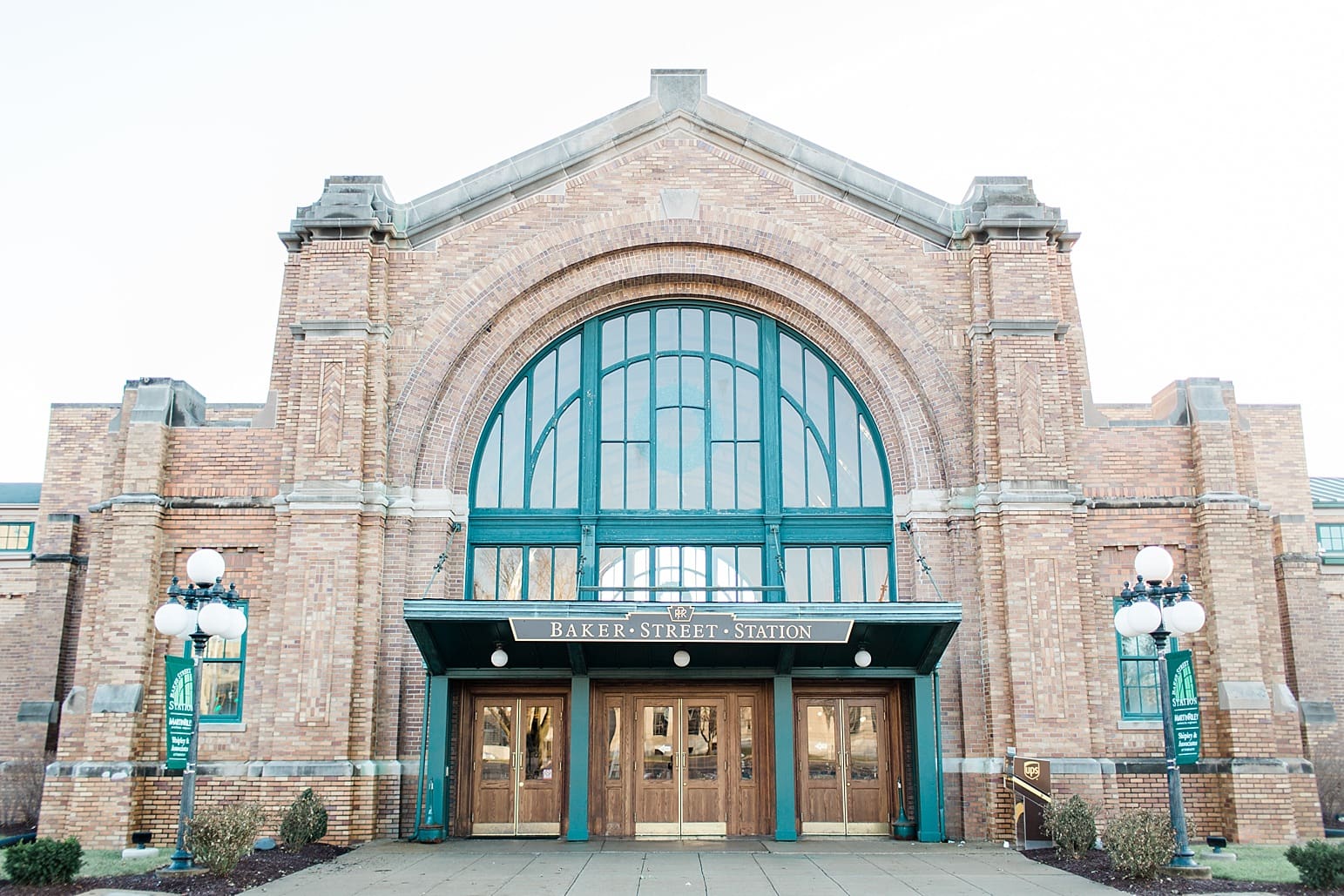 Arielle Peters Photography | BWedding day at Baker Street Train Station in Fort Wayne, Indiana.