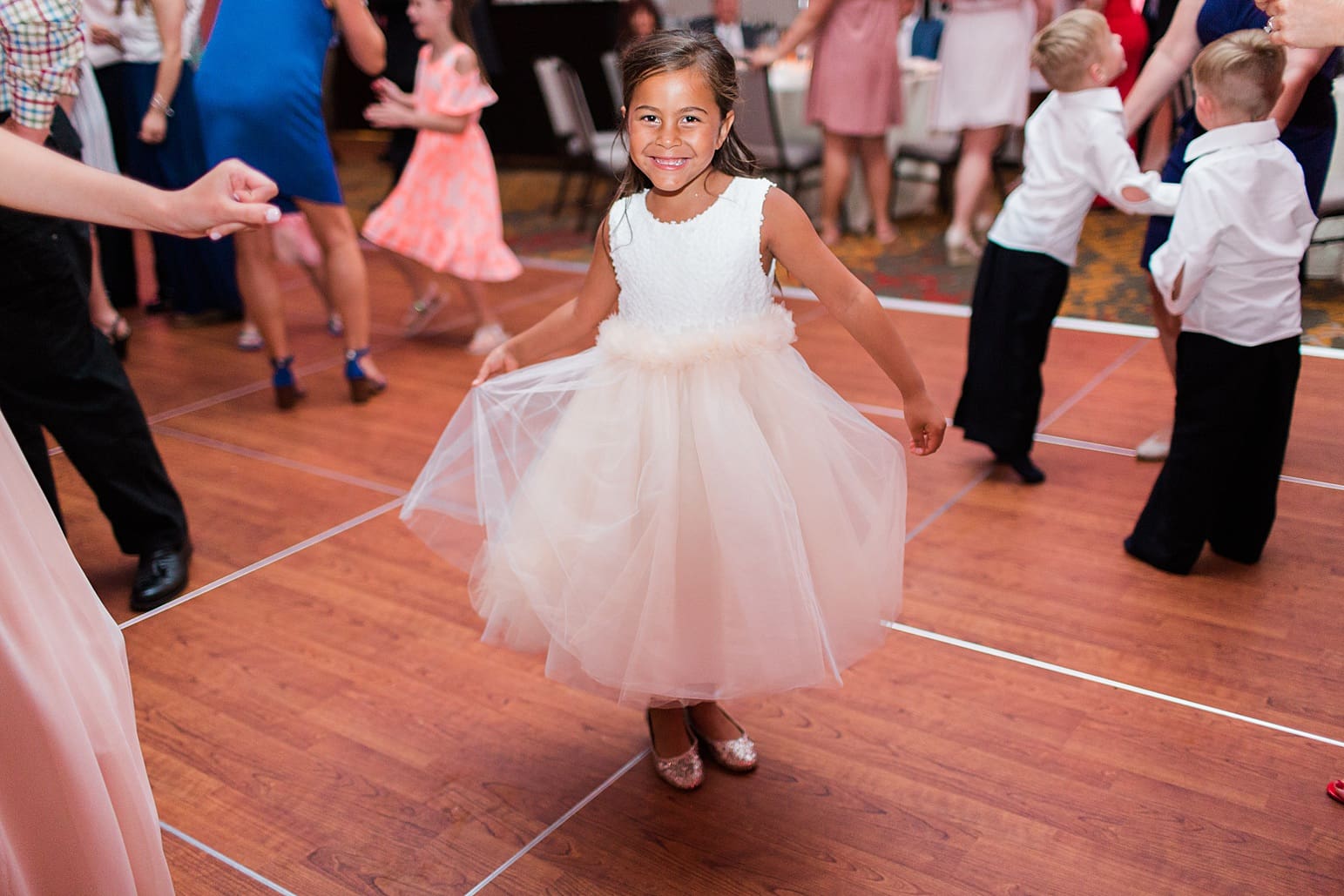 Arielle Peters Photography | Little kids dancing at wedding reception at the Holiday Inn in Mishawaka, Indiana.