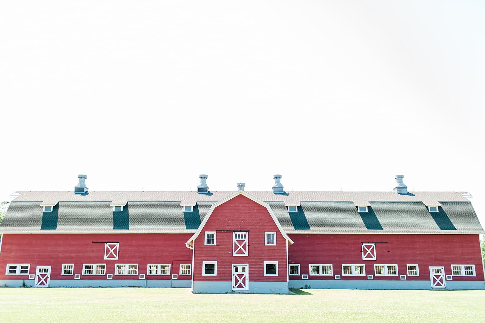 Arielle Peters Photography | Summer wedding day at St. Joseph County Parks in South Bend, Indiana.