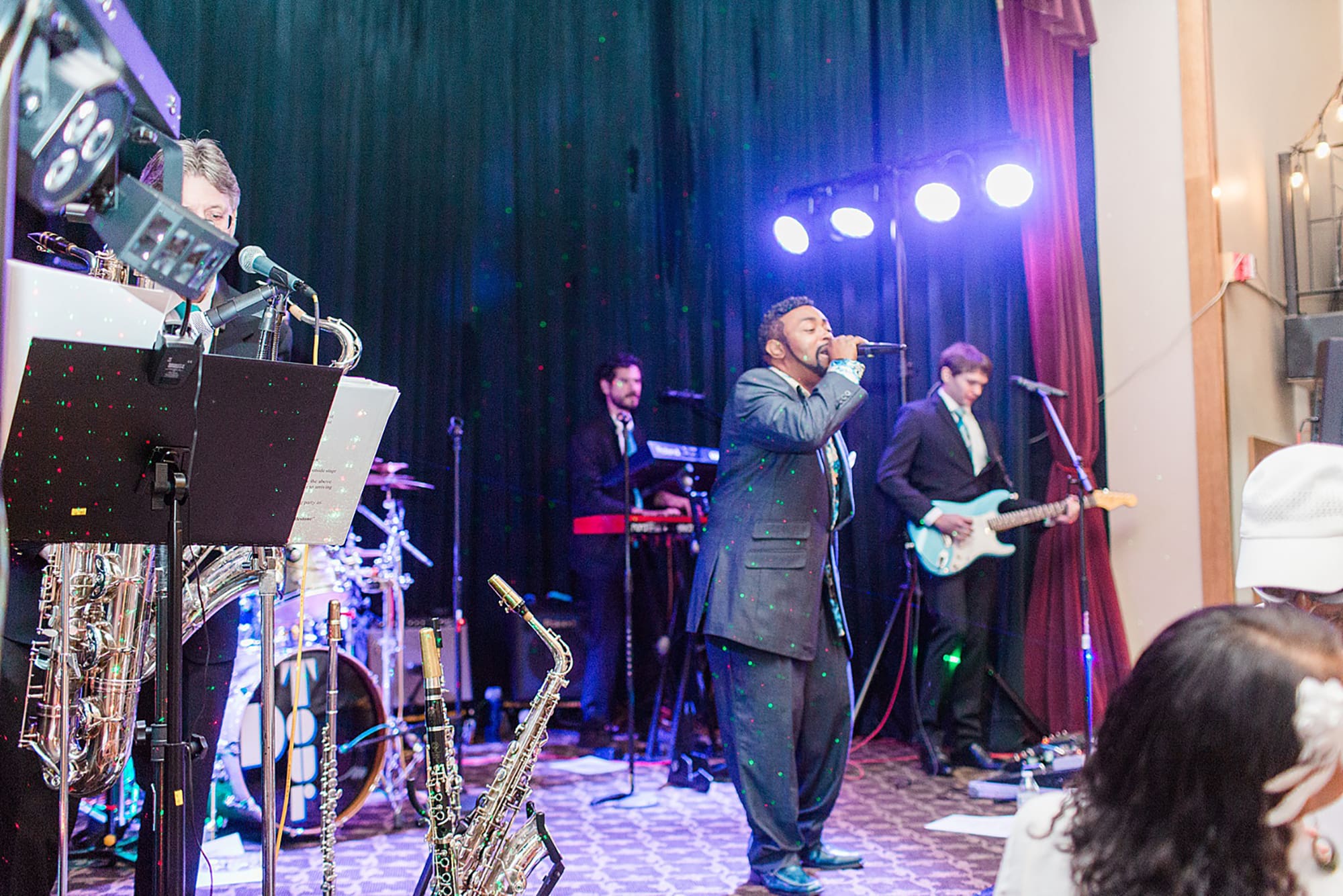 Arielle Peters Photography | Wedding singer at wedding reception on wedding day at Nazareth Hall in Grand Rapids, Ohio. 