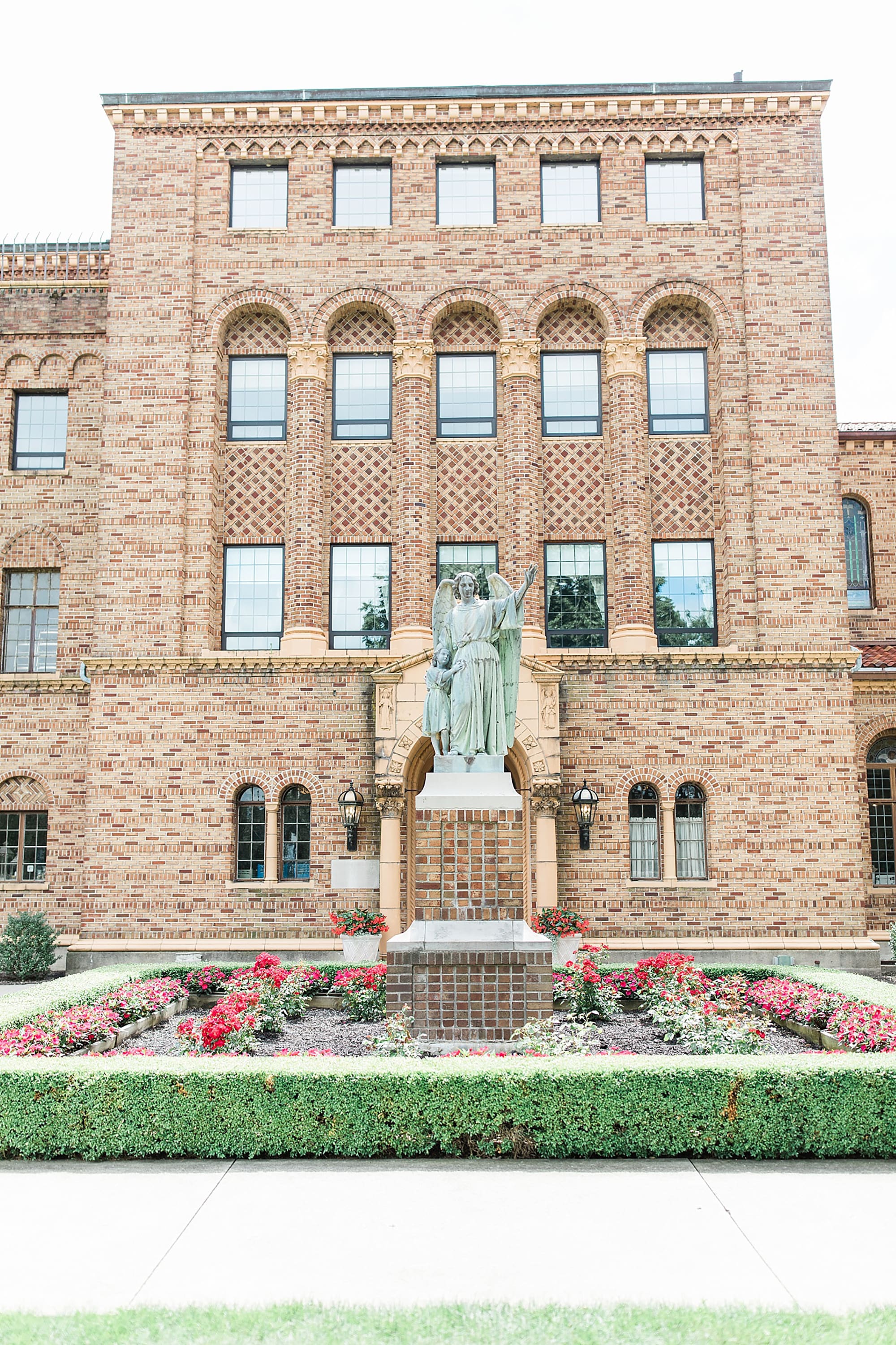 Arielle Peters Photography | Wedding day photos at Nazareth Hall in Grand Rapids, Ohio. 