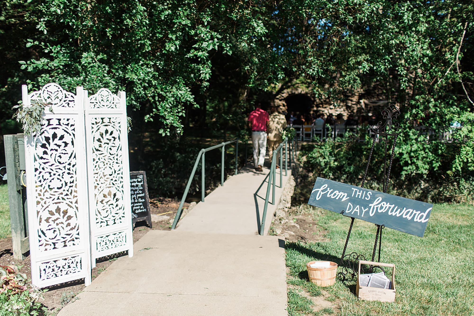 Arielle Peters Photography | Outdoor wedding day photos at Nazareth Hall in Grand Rapids, Ohio. 