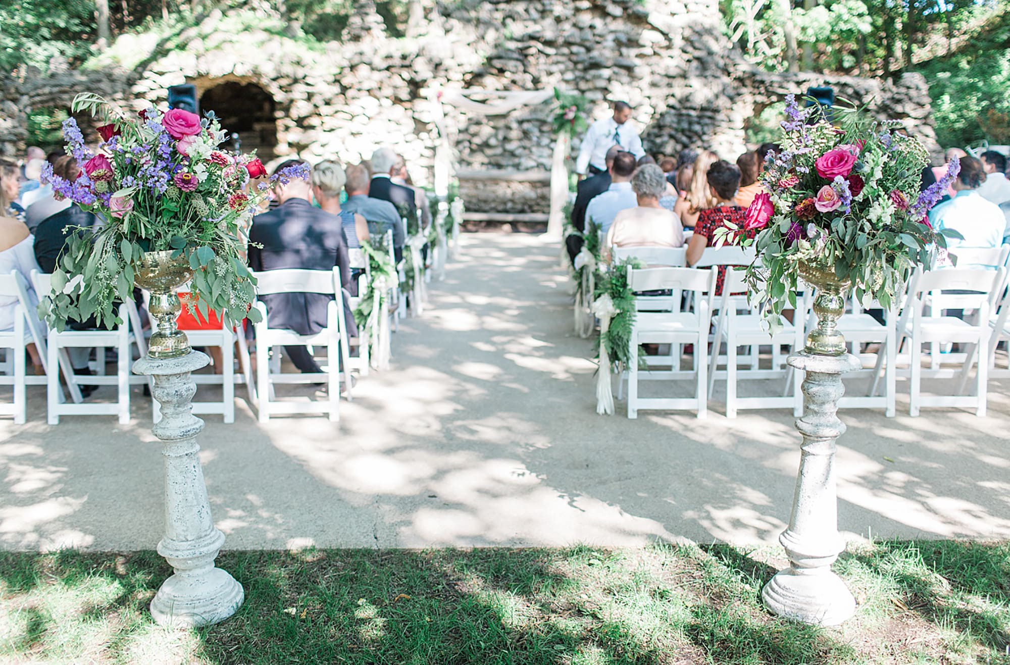 Arielle Peters Photography | Outdoor wedding day photos at Nazareth Hall in Grand Rapids, Ohio. 
