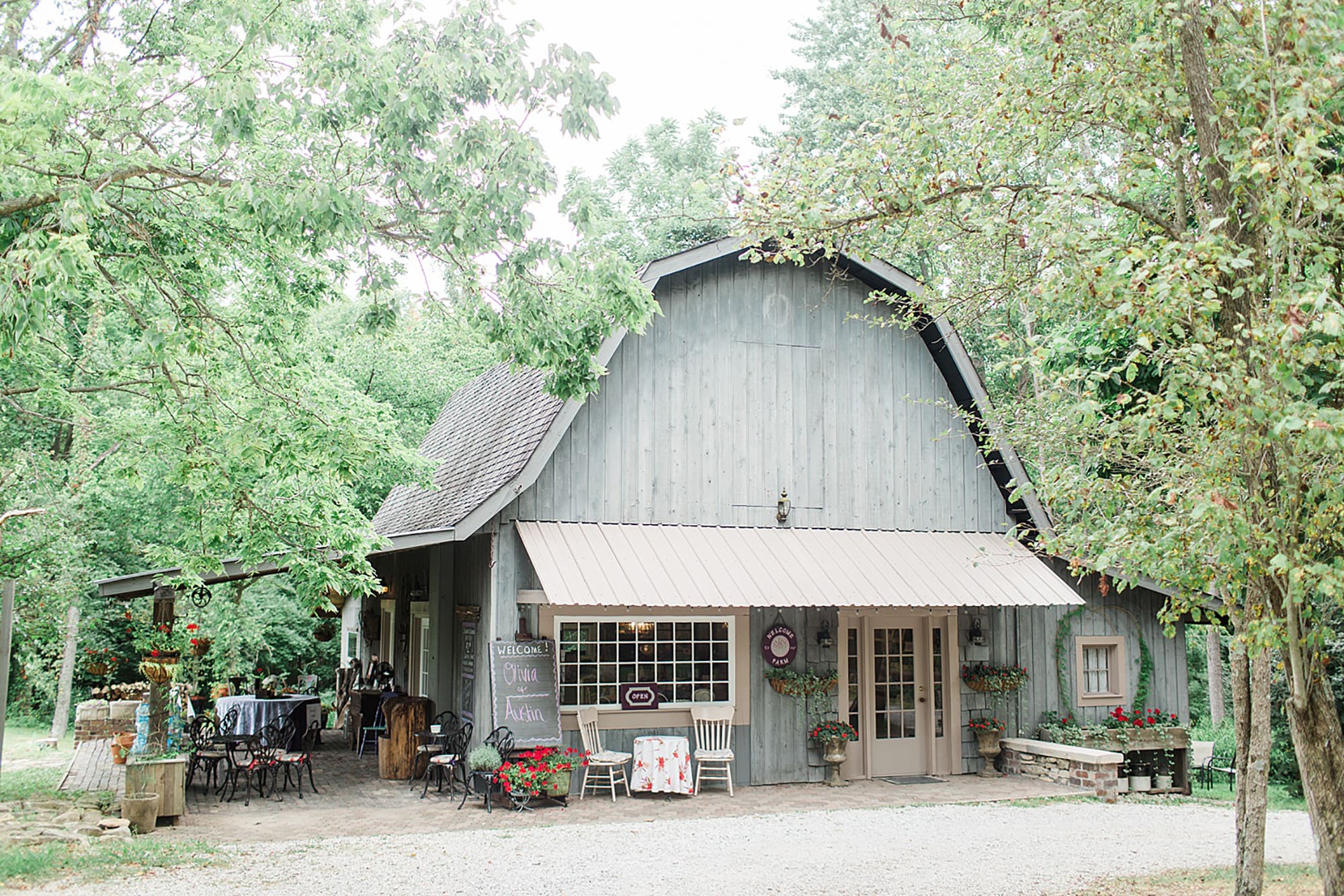 Arielle Peters Photography | Outdoor wedding day at Willowfield Lavender Farm in Mooresville, Indiana. 