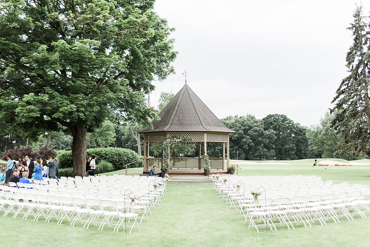 Arielle Peters Photography | Wedding gazebo and seats on outdoor wedding day at Morris Park Country Club in South Bend, Indiana.