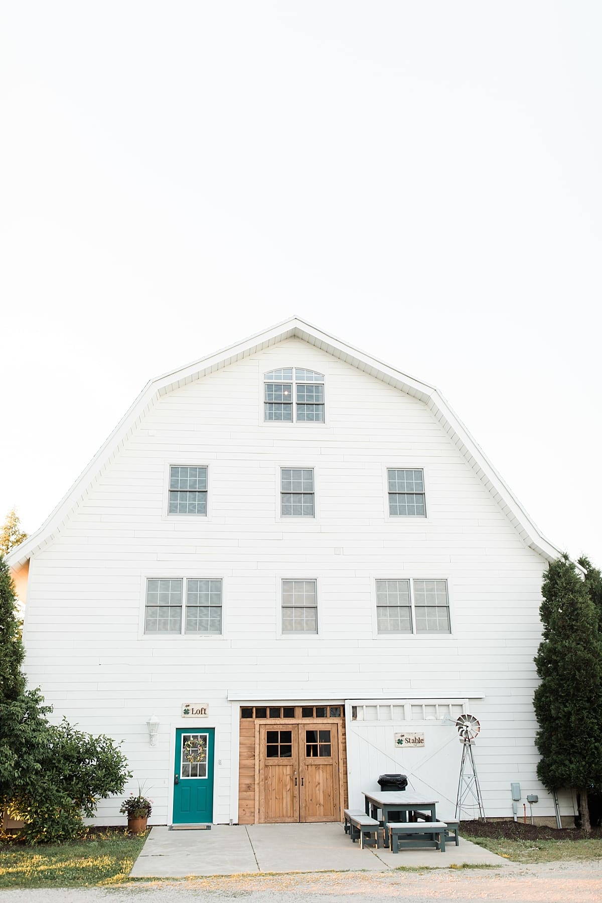 Arielle Peters Photography | St. Joe Farm in Granger, Indiana on summer wedding day.