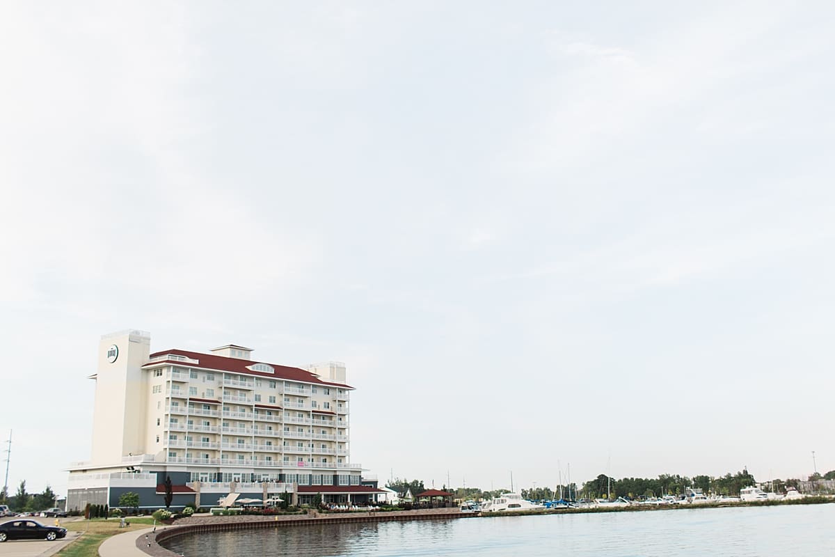 Arielle Peters Photography | Wedding day at The Inn at Harbor Springs in St. Joseph, Michigan.