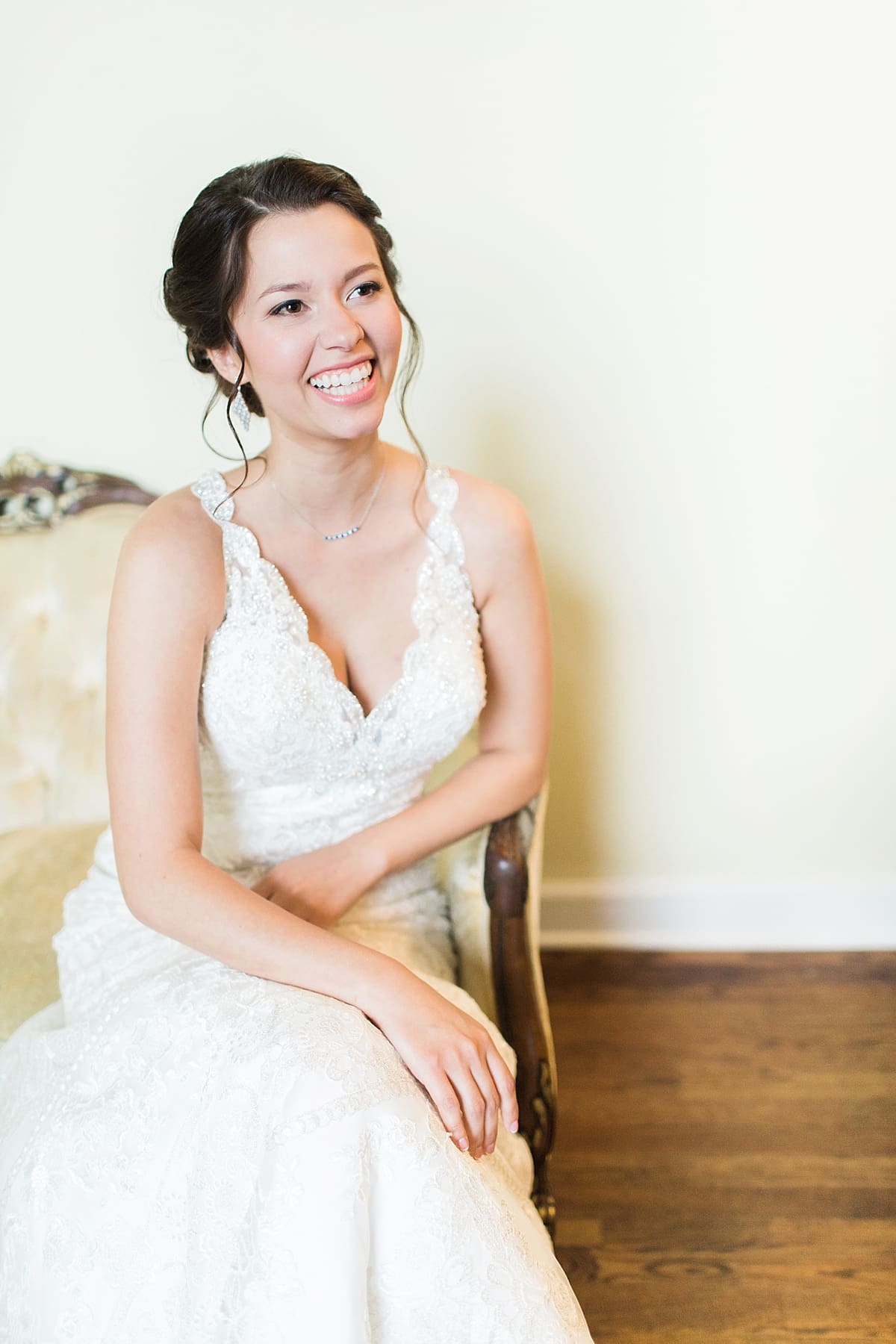 Arielle Peters Photography | Bride getting ready on wedding day at Newlife Community Church in Chicago, Illinois.