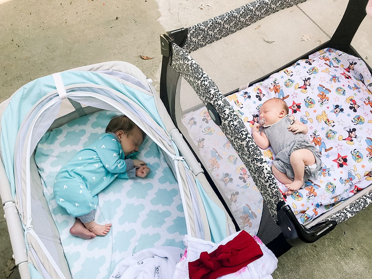 Arielle Peters Photography | Two newborn babies napping together. 