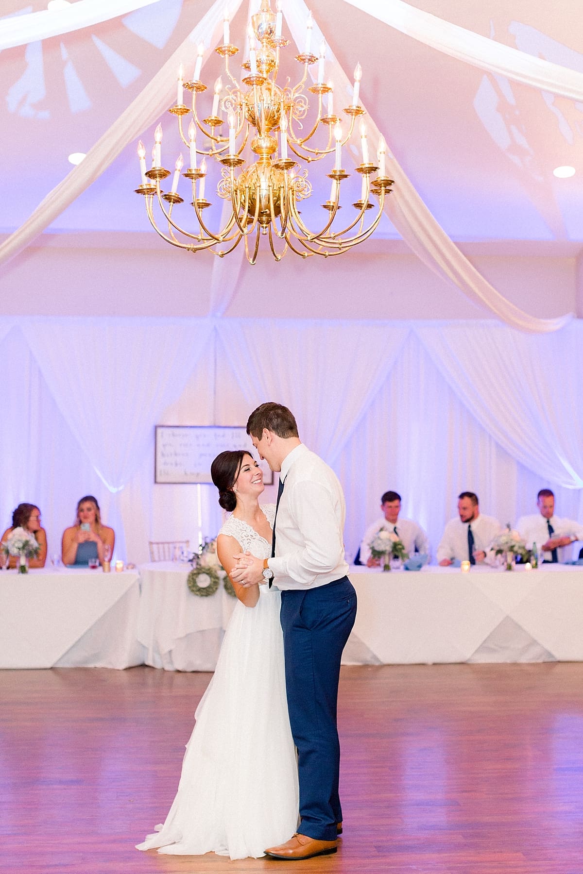 Arielle Peters Photography | Bride and groom sharing first dance at the wedding reception at The Blue Heron at Blackthorn in South Bend, Indiana on wedding day.
