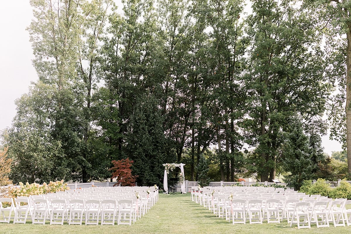 Arielle Peters Photography | Outdoor wedding at The Bridgewater Club in Carmel, Indiana on wedding day.