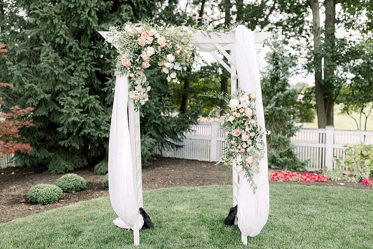 Arielle Peters Photography | Outdoor wedding at The Bridgewater Club in Carmel, Indiana on wedding day.