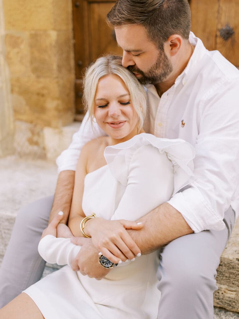 Couples photos in the town of Pienza, Italy