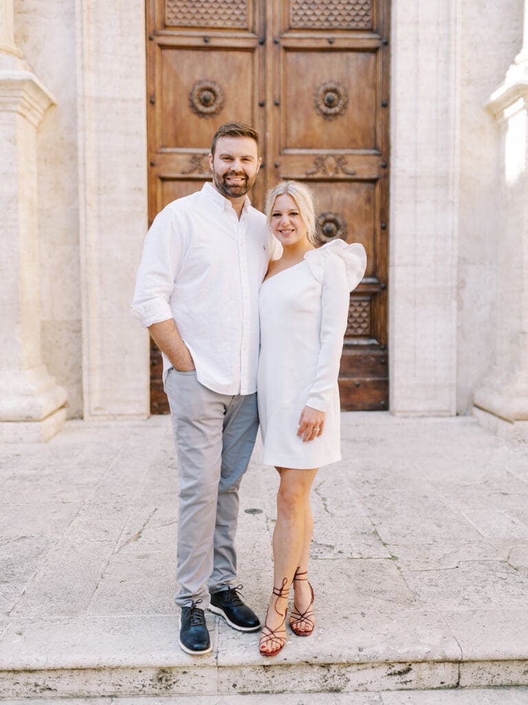 Couples photos at the Pienza Cathedral in Italy