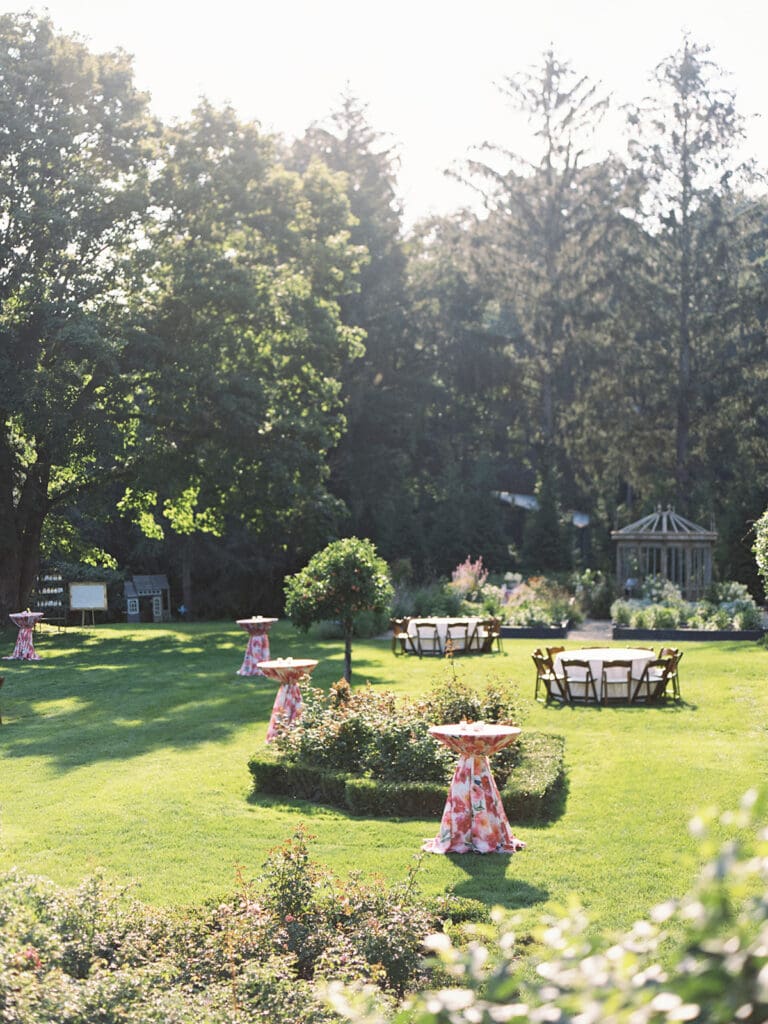 Greencrest Manor lawn area for a welcome wedding party in Michigan