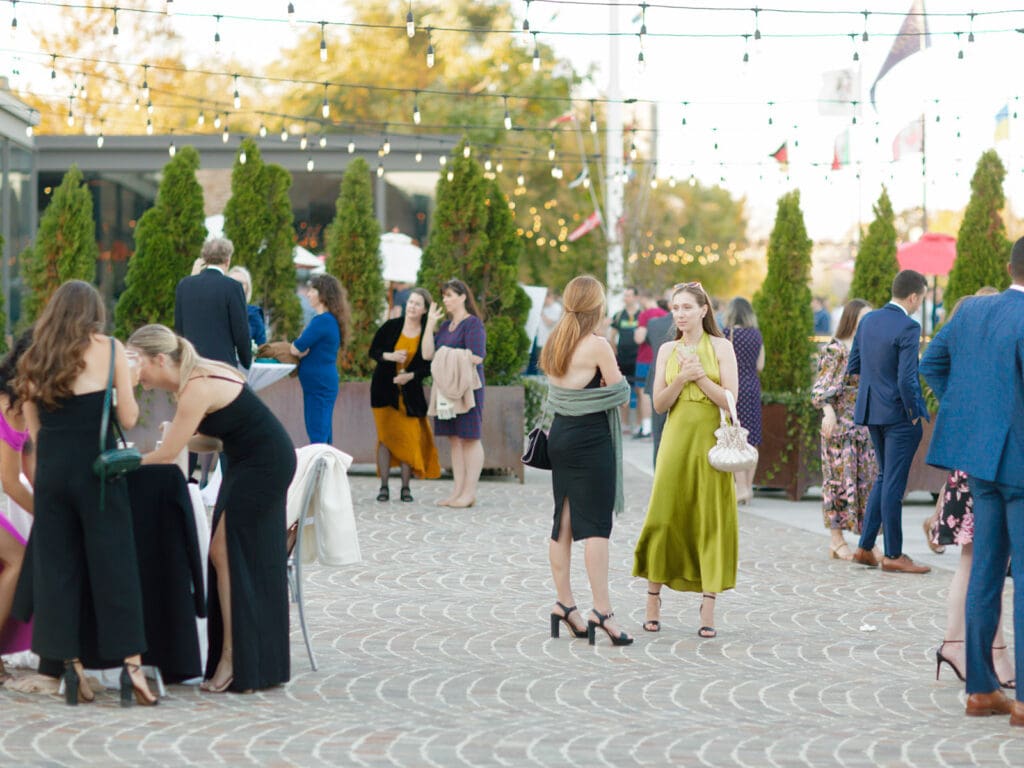 Outdoor cocktail hour at Rockwell on The River in Chicago