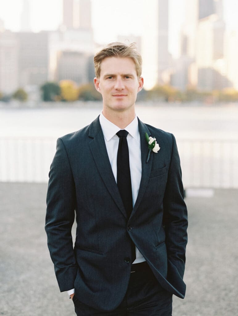 Outdoor grooms portraits in Chicago