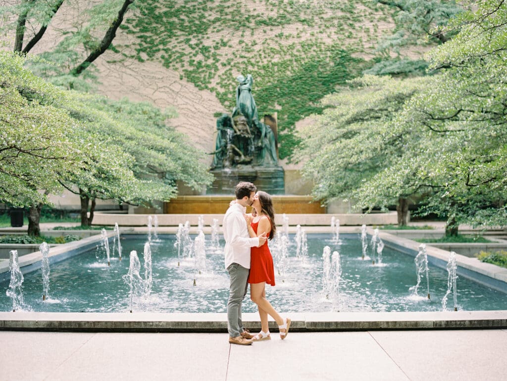 Art Institute of Chicago South Gardens engagement photos